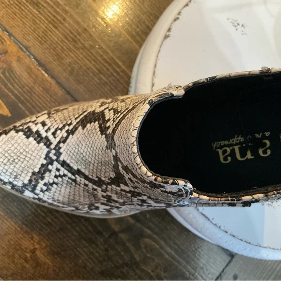 NWT A.N.A. Snakeskin Ankle Boots - Picture 5 of 11